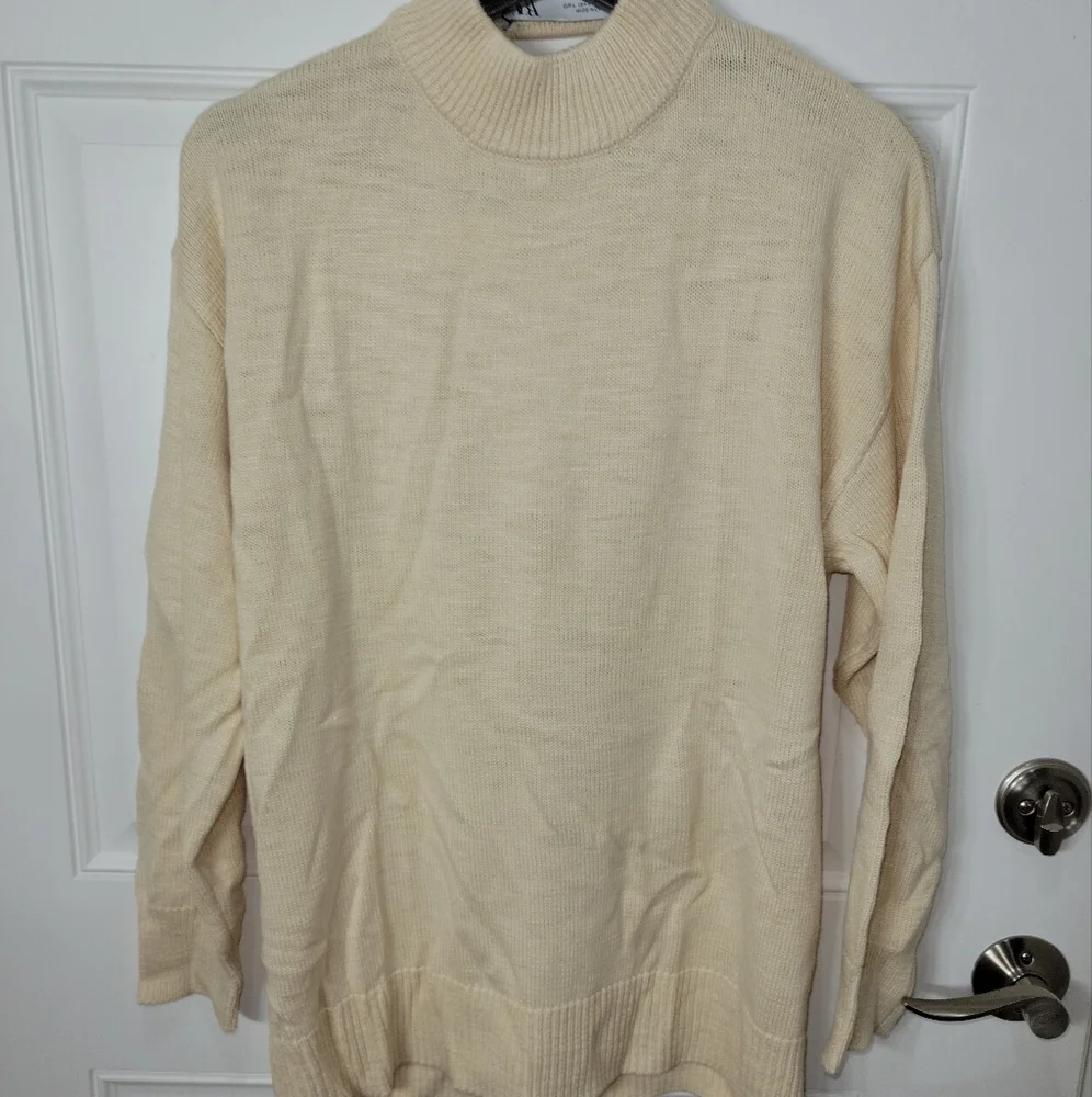 Zara Open Back Knitted Lightweight Sweater - Picture 4 of 5